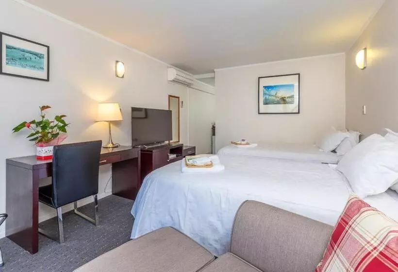 Standard-studio, Anzac Court Motel