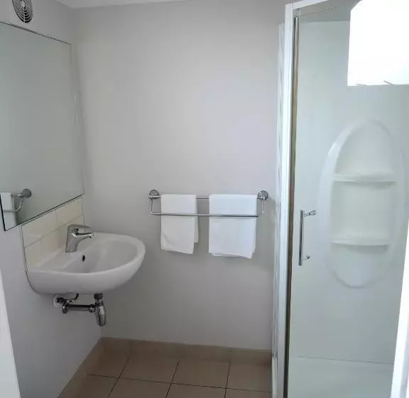 Standard-studio, Anzac Court Motel