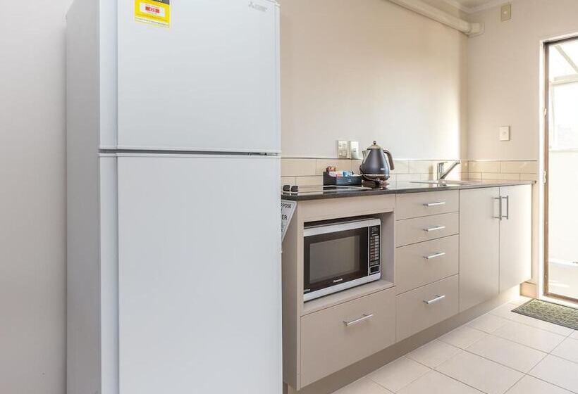 דירת חדר, Anzac Court Motel