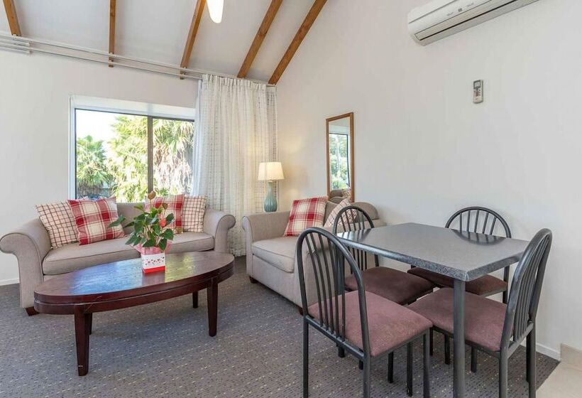 דירת חדר, Anzac Court Motel