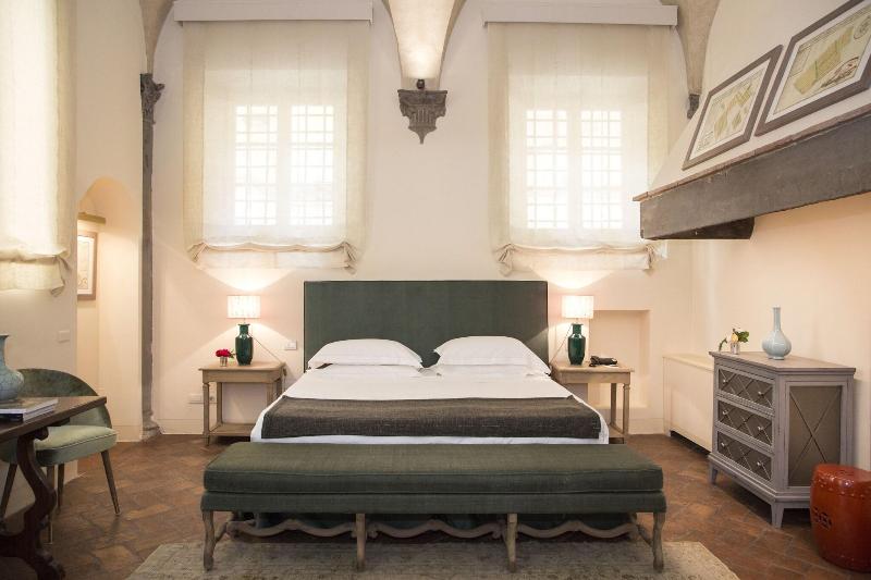 סטודיו דלוקס, Anzac Court Motel