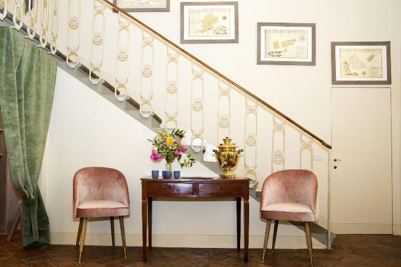 סטודיו דלוקס, Anzac Court Motel