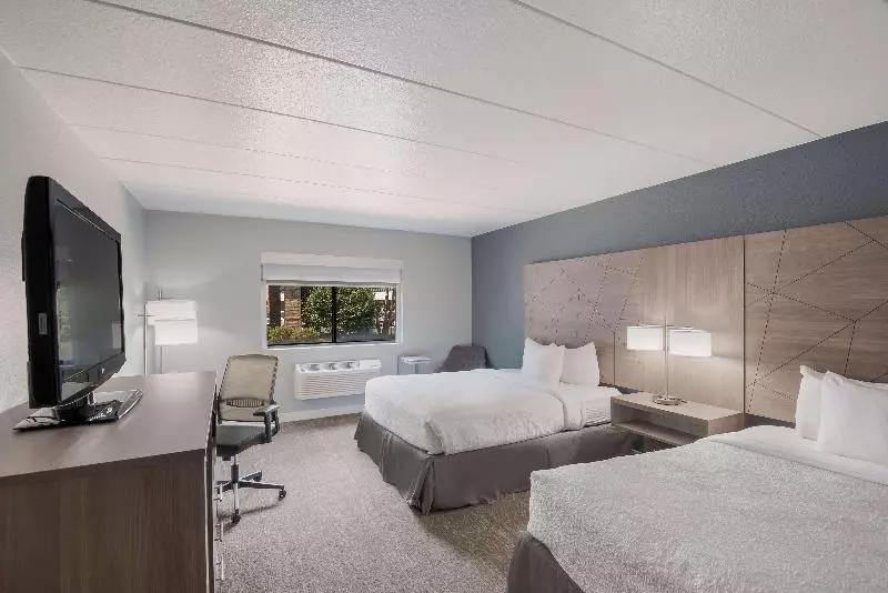 Standard-studio, Anzac Court Motel