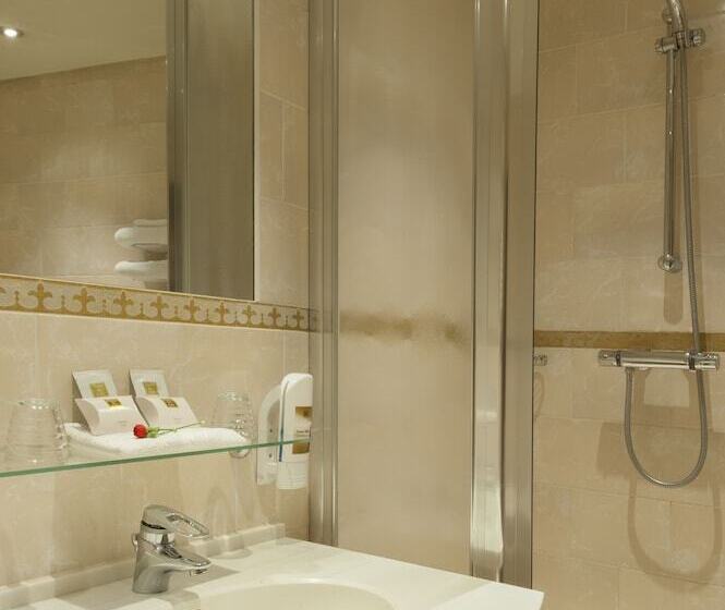 高级大房间, Emma