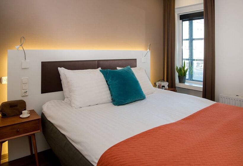 高级大房间, Emma