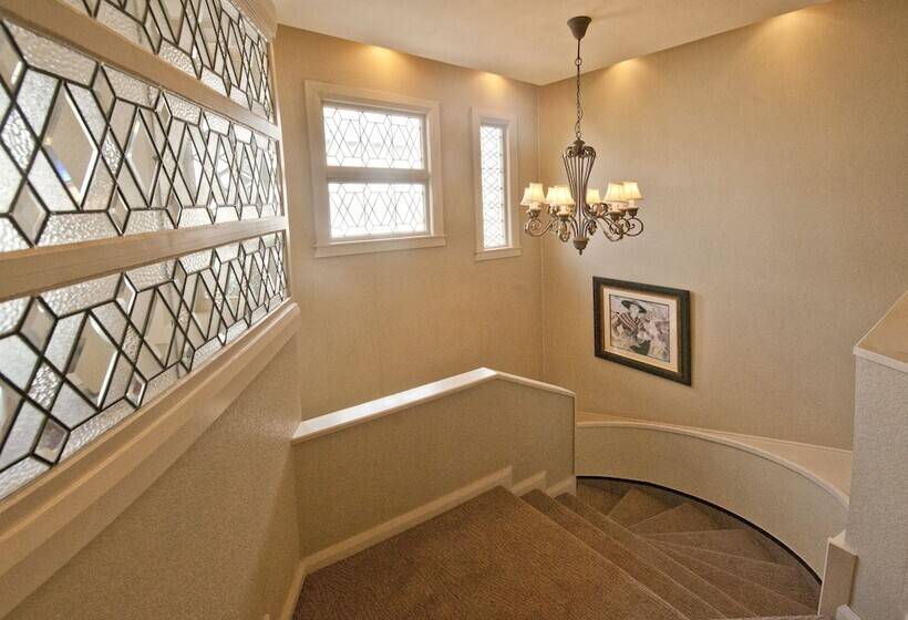 Люкс Премиум, Prince S Gate