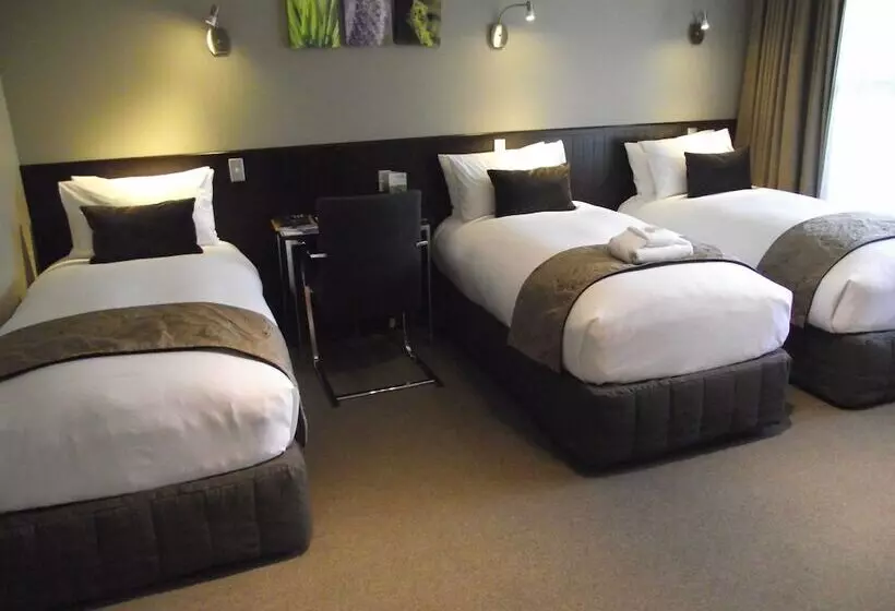 Superior Kolmen Hengen Huone, Scenic Hotel Franz Josef Glacier