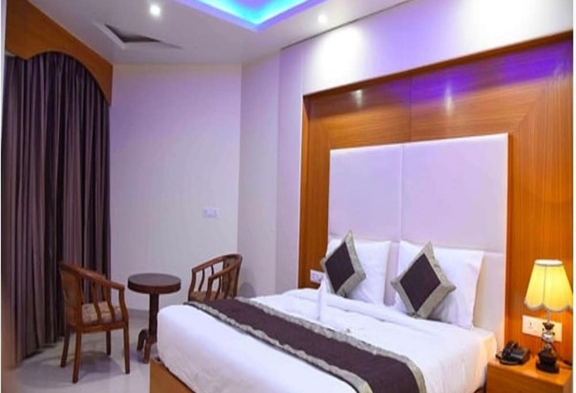 חדר דלוקס, Anand International