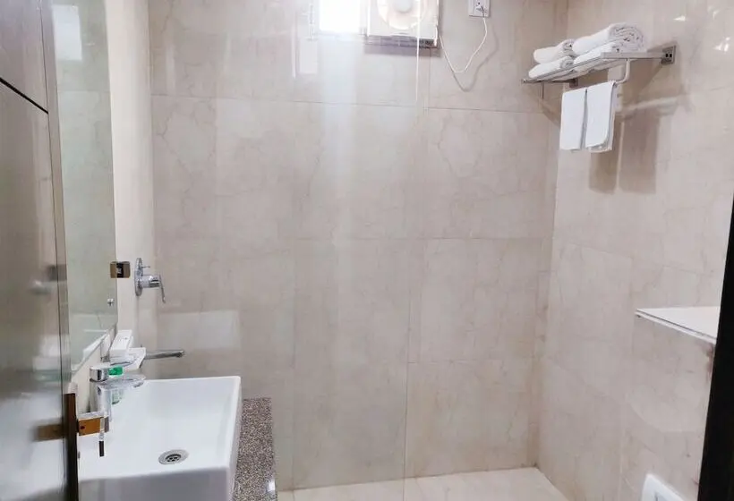 اتاق لوکس, Bodhgaya Seven Inn Hotel N Restaurant