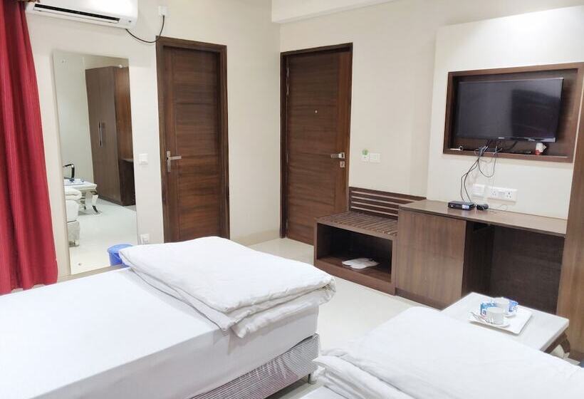 اتاق لوکس, Bodhgaya Seven Inn Hotel N Restaurant