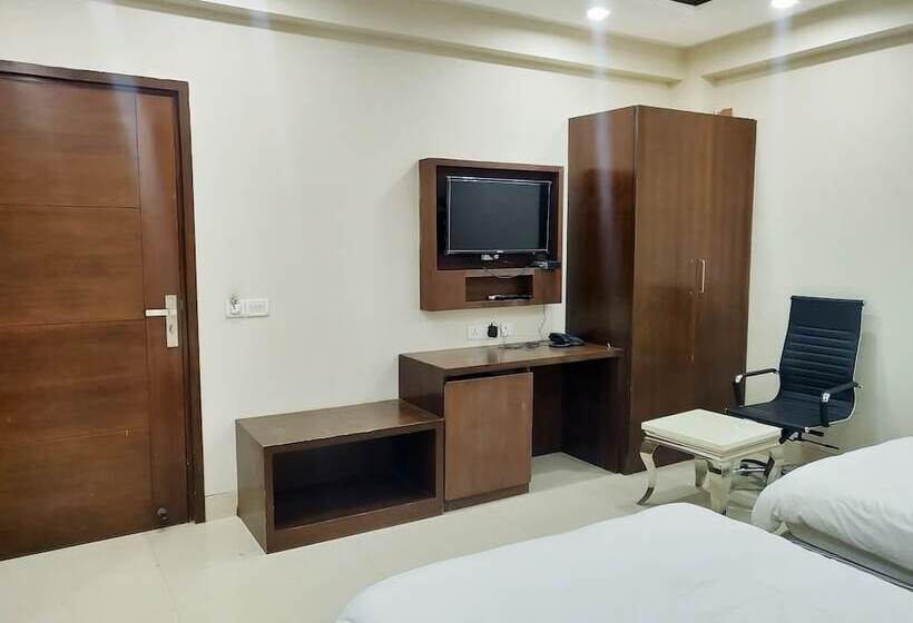 اتاق لوکس, Bodhgaya Seven Inn Hotel N Restaurant