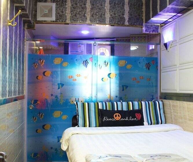 اتاق استاندارد, Toronto Holidays