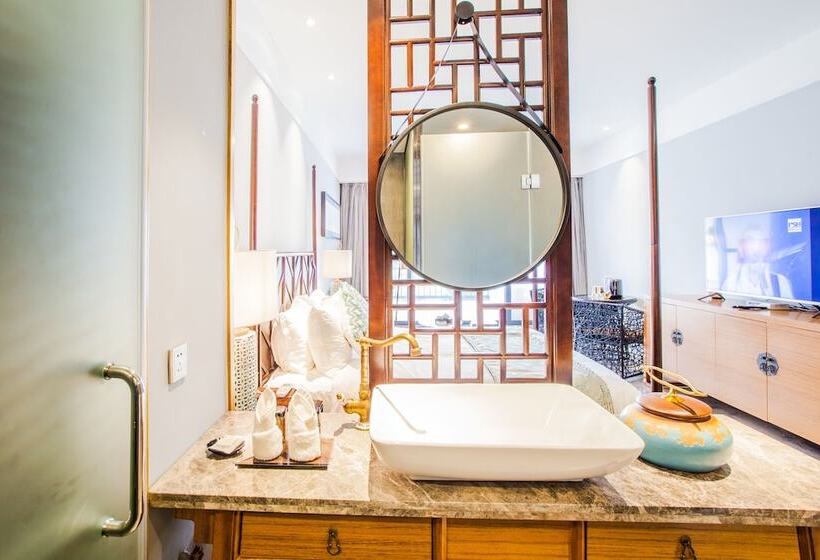 سوییت لوکس, Courtyard Hotel – Li River Branch