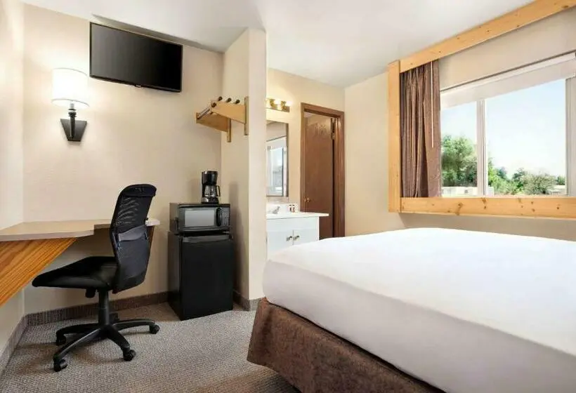 スタンダードルーム, Travelodge By Wyndham Guernsey