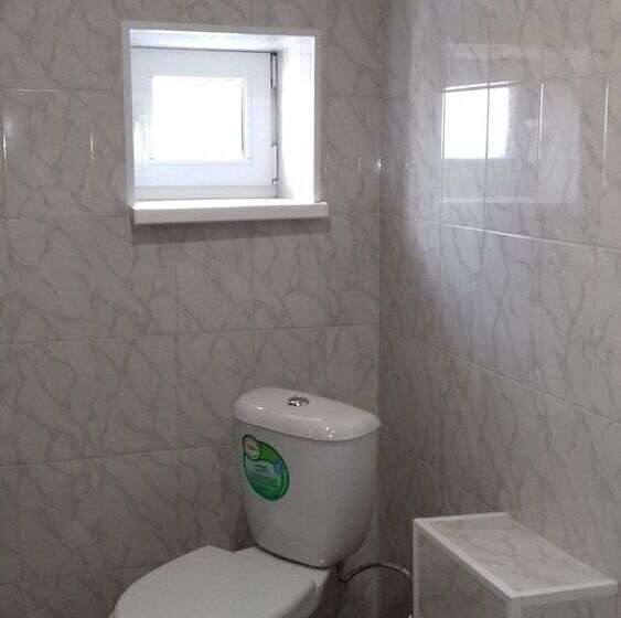 חדר סטנדרט לשלושה, Zastava