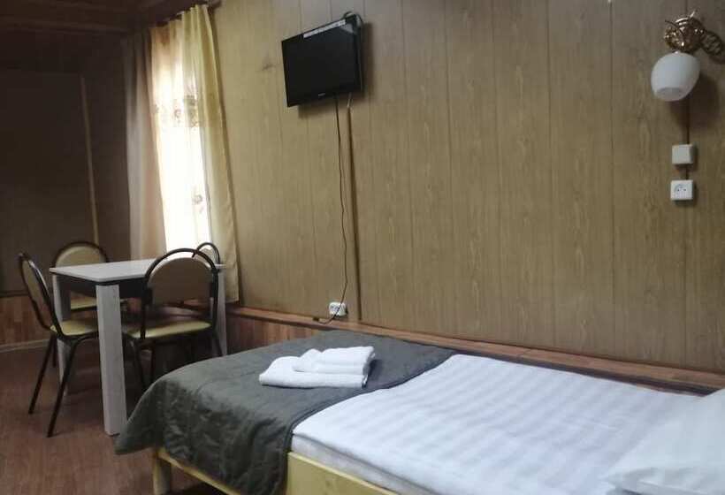 חדר סטנדרט לארבעה, Zastava