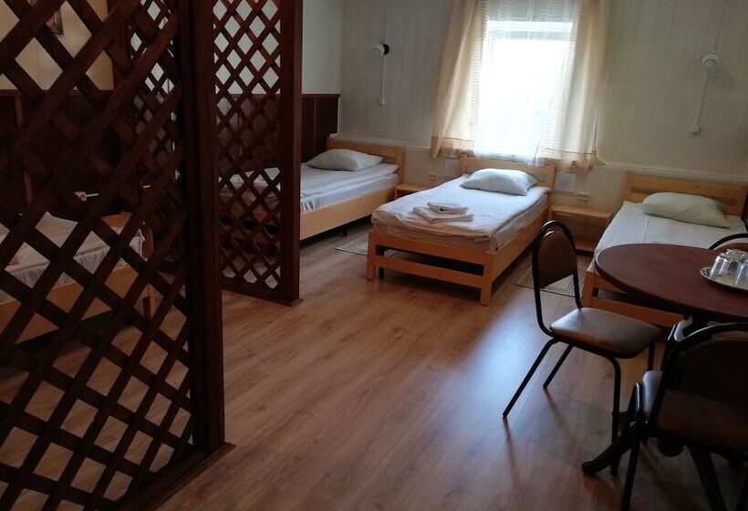 חדר סטנדרט לארבעה, Zastava