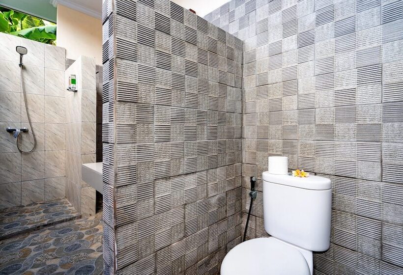 اتاق لوکس, Pemuntalan Guesthouse