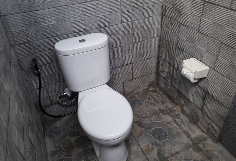 اتاق لوکس, Pemuntalan Guesthouse