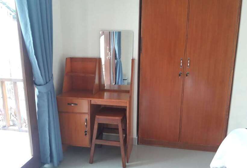 اتاق لوکس, Pemuntalan Guesthouse