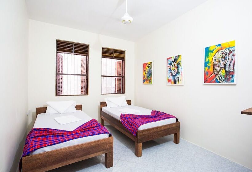 带共用浴室的标准房间, Ten To Ten Stone Town   Hostel