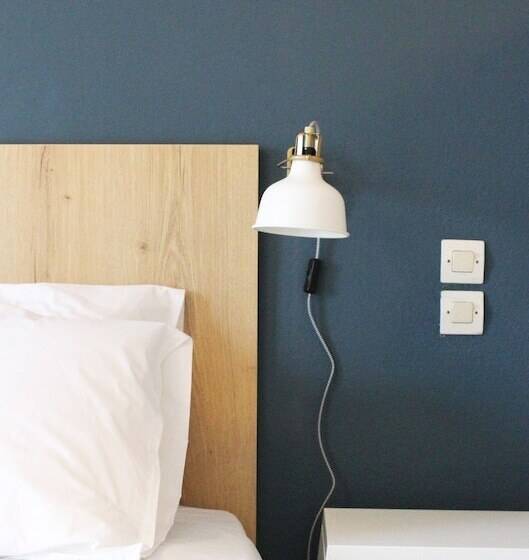 1 Bedroom Apartment, Theros