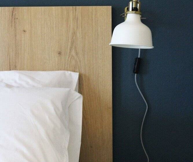 1 Bedroom Apartment, Theros