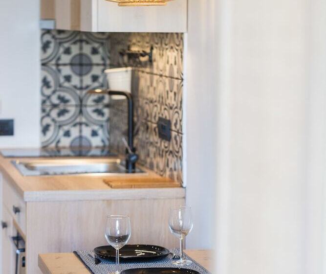 1 Bedroom Apartment, Theros