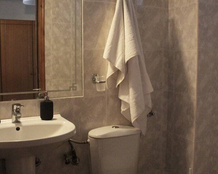 1 Bedroom Apartment, Theros