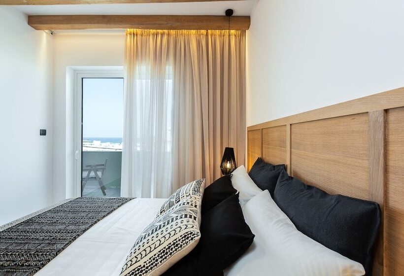 Family Apartment, Theros