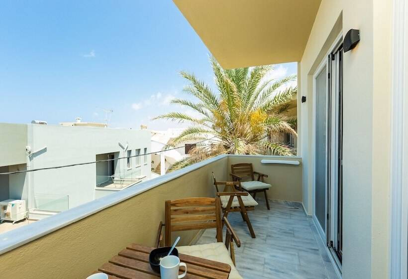 Apartamento Familiar, Theros
