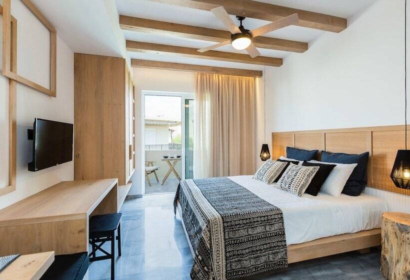 Family Apartment, Theros