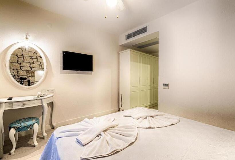 غرفة قياسية مزوَّدة بشُرفة, Bademli Konak Otel