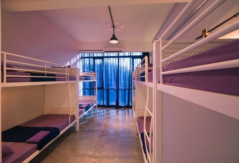 سرير فى غرفة مشتركه, Bed Attitude Guesthouse Langkawi   Hostel