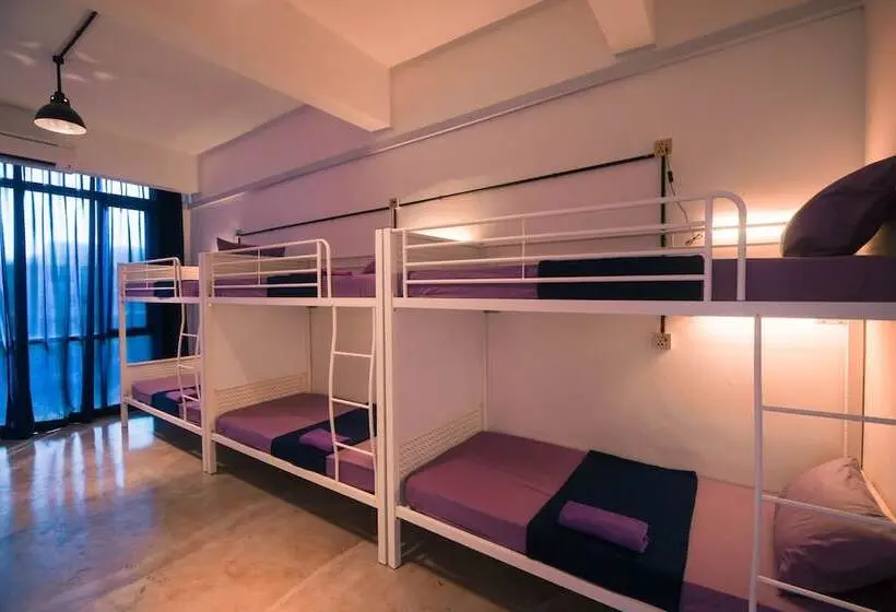 تختخواب در اتاق مشترک, Bed Attitude Guesthouse Langkawi Hostel