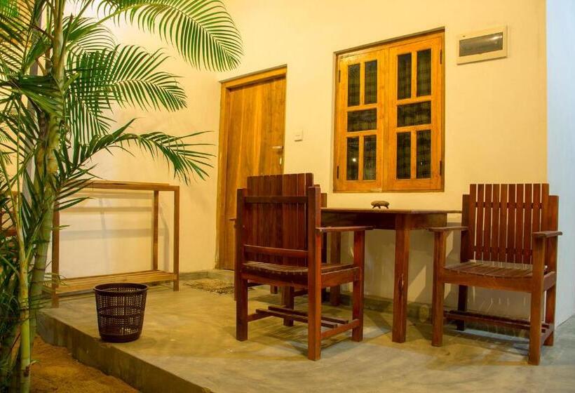 غرفة عائلية, Eagle Resort Arugambay
