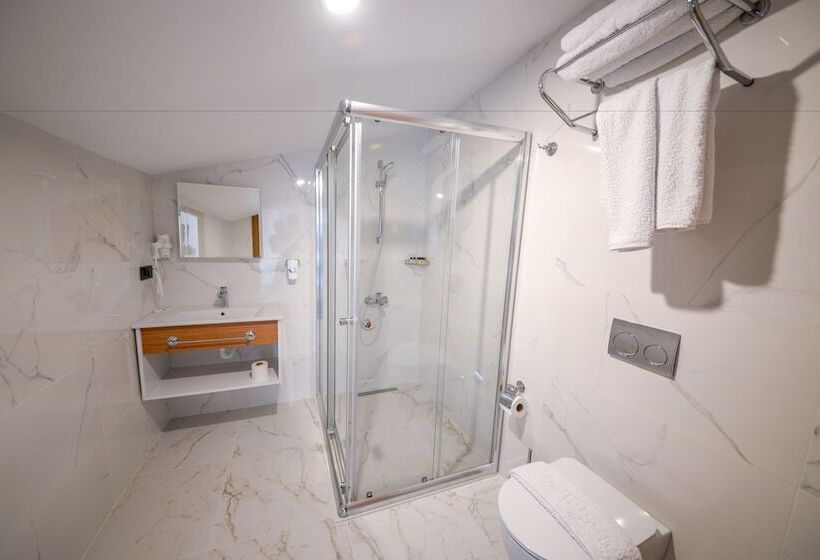 Deluxe Rum, Kasmahal