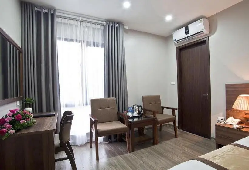 اتاق لوکس, Victor Hanoi