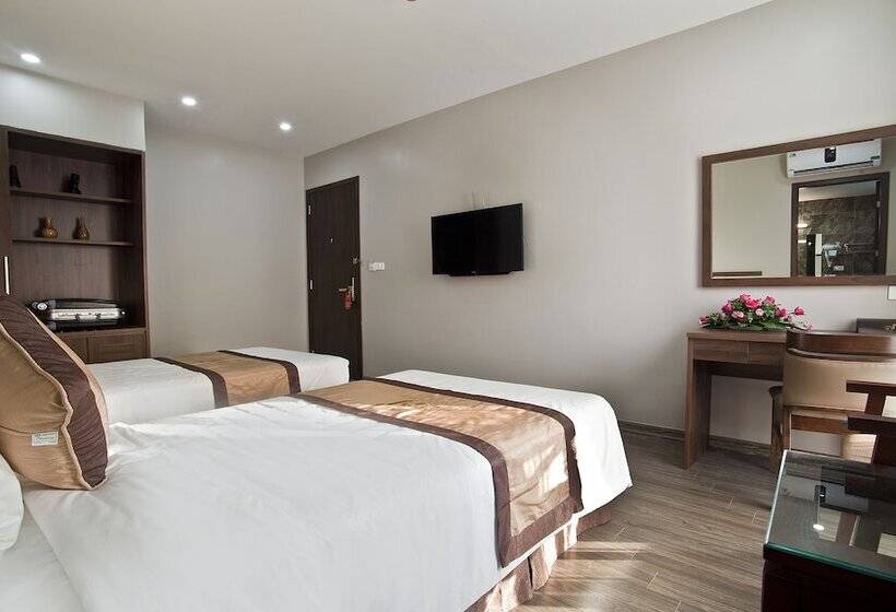 اتاق لوکس, Victor Hanoi