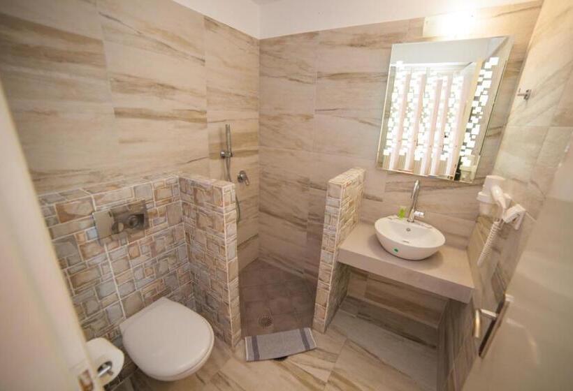 Triple Room Sea View, Castelopetra