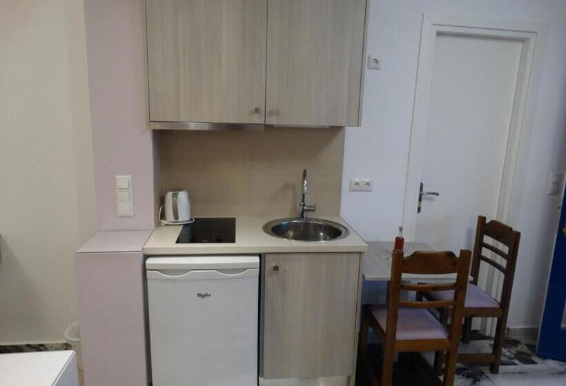 Triple Room Sea View, Castelopetra