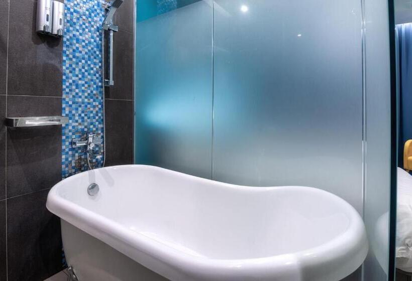 اتاق لوکس با تخت بزرگ, Apple Hotel Times Square