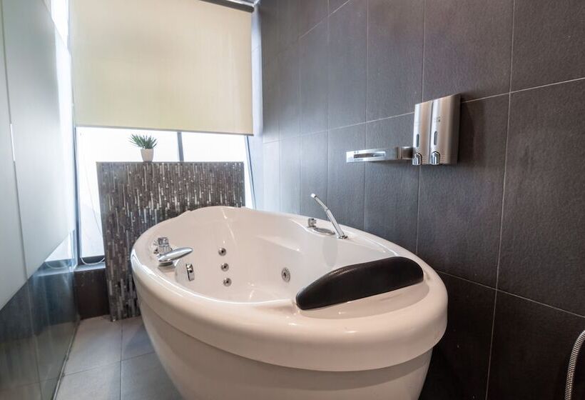 سوییت لوکس, Apple Hotel Times Square