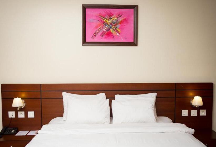 اتاق لوکس با تخت بزرگ, Du Golfe