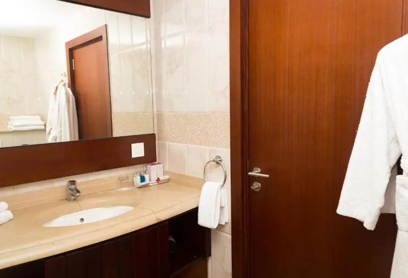اتاق لوکس با تخت بزرگ, Du Golfe
