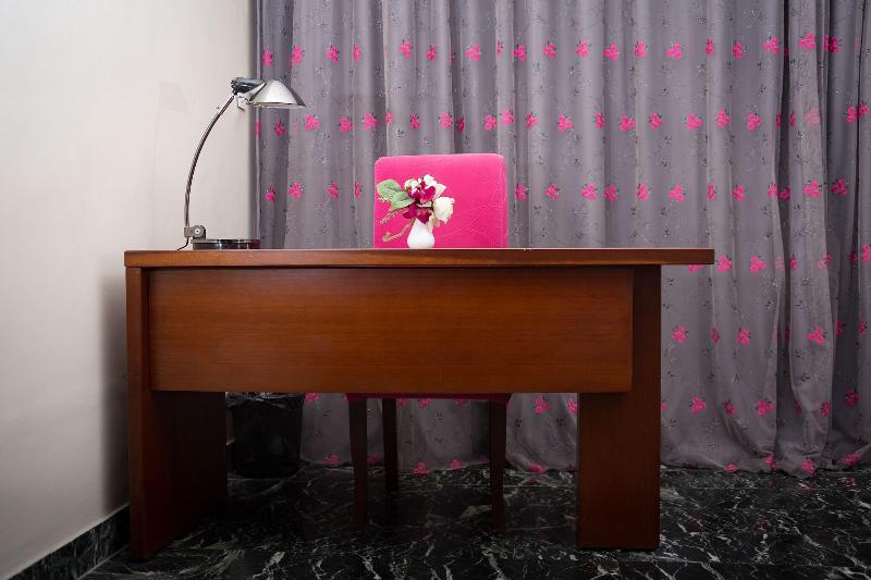 اتاق لوکس با تخت بزرگ, Du Golfe