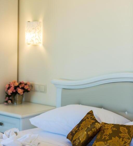 Suite Deluxe, Polyxenia Suites