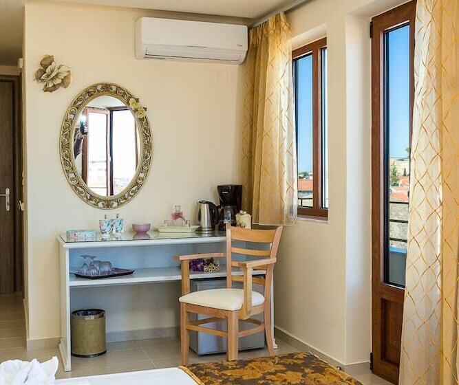 Suite Deluxe, Polyxenia Suites