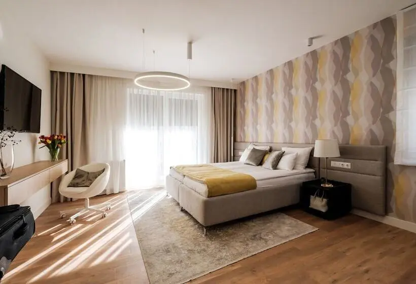 Standardrum, Adele Apartments