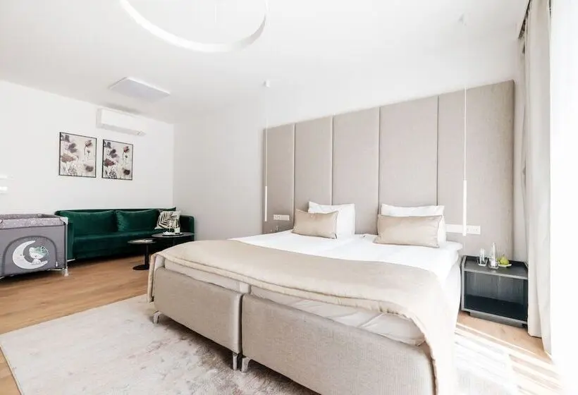 Standardrum, Adele Apartments